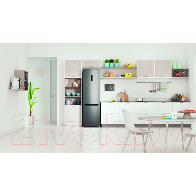 Холодильник с морозильником Indesit ITS 5200 NG